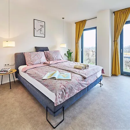 Luxusni Dum S Rozkvetlou Zahradou V Centru * Roudnice nad Labem