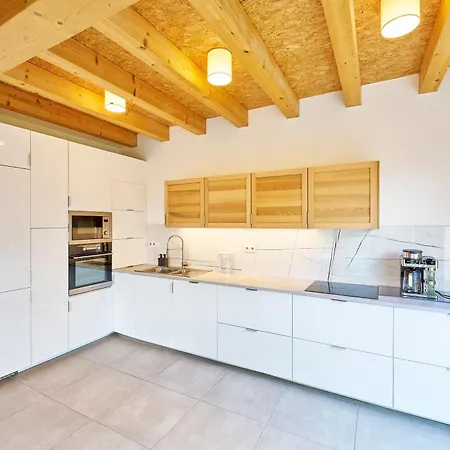 Villa Luxusni Dum S Rozkvetlou Zahradou V Centru *