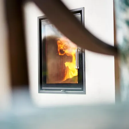 Luxusni Dum S Rozkvetlou Zahradou V Centru Villa